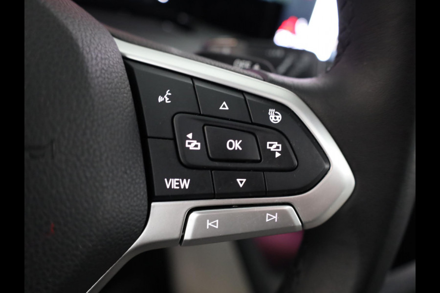 Volkswagen Golf 1.5 eTSI Style 130 pk Automaat (DSG) | Navigatie | Panoramadak | Parkeersensoren | Adaptieve cruise control | Stoelverwarming |