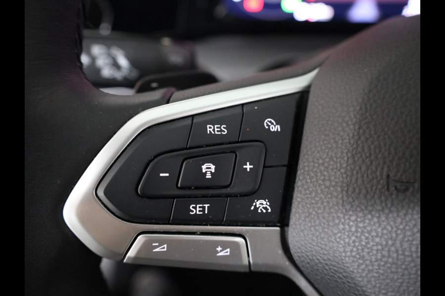 Volkswagen Golf 1.5 eTSI Style 130 pk Automaat (DSG) | Navigatie | Panoramadak | Parkeersensoren | Adaptieve cruise control | Stoelverwarming |
