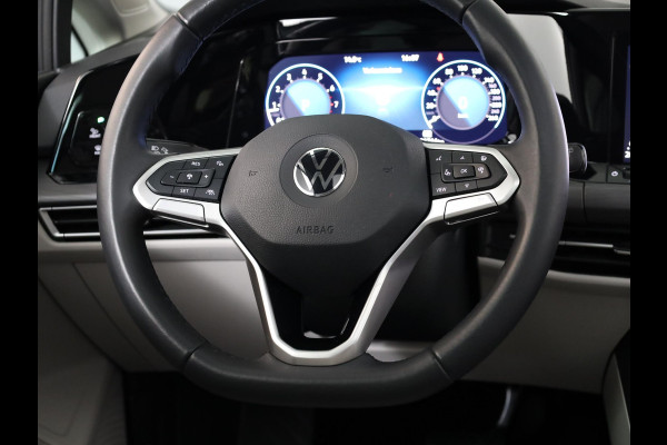 Volkswagen Golf 1.5 eTSI Style 130 pk Automaat (DSG) | Navigatie | Panoramadak | Parkeersensoren | Adaptieve cruise control | Stoelverwarming |