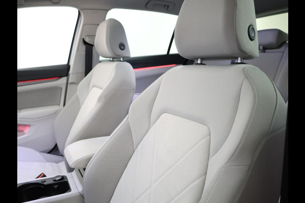 Volkswagen Golf 1.5 eTSI Style 130 pk Automaat (DSG) | Navigatie | Panoramadak | Parkeersensoren | Adaptieve cruise control | Stoelverwarming |