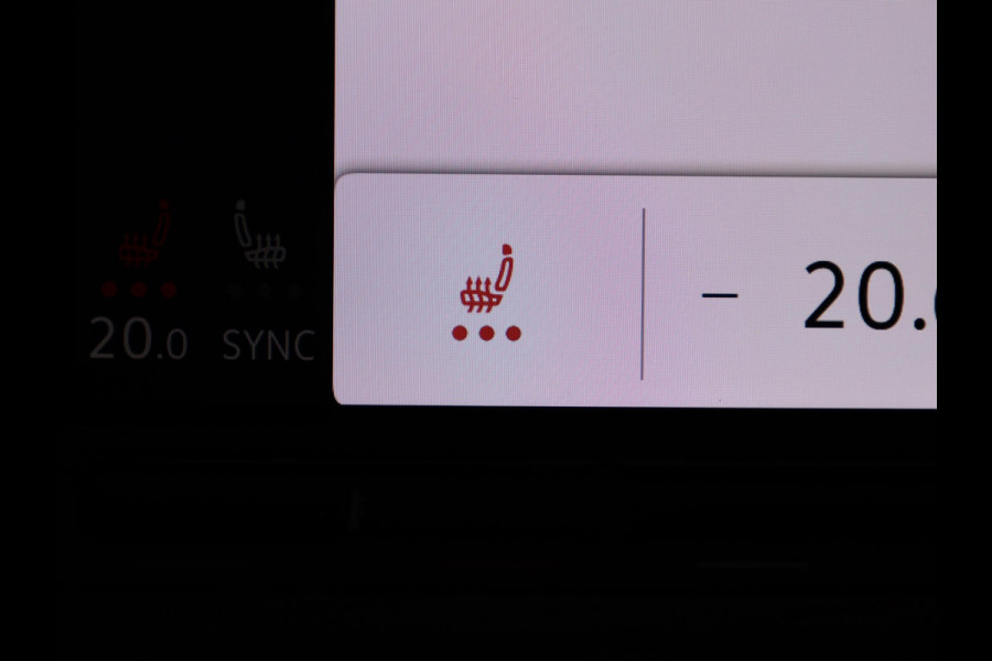 Volkswagen Golf 1.5 eTSI Style 130 pk Automaat (DSG) | Navigatie | Panoramadak | Parkeersensoren | Adaptieve cruise control | Stoelverwarming |