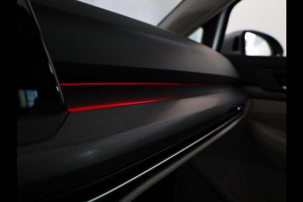 Volkswagen Golf 1.5 eTSI Style 130 pk Automaat (DSG) | Navigatie | Panoramadak | Parkeersensoren | Adaptieve cruise control | Stoelverwarming |