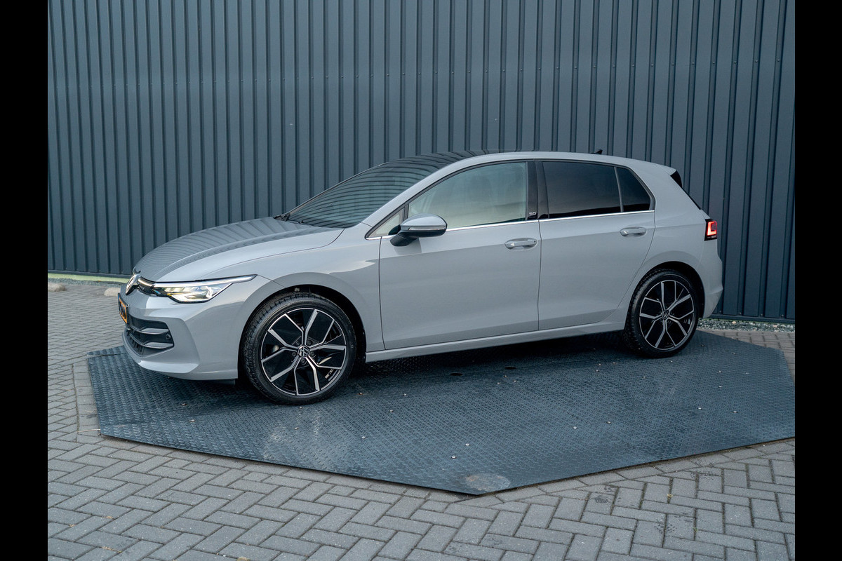 Volkswagen Golf 1.5 eTSI 50 Jaar Edition | Panodak | Stoelgeheugen | Trekhaak Elk. Wegkl. | Harman/ Kardon | Prijs Rijklaar!!