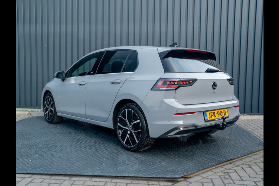 Volkswagen Golf 1.5 eTSI 50 Jaar Edition | Panodak | Stoelgeheugen | Trekhaak Elk. Wegkl. | Harman/ Kardon | Prijs Rijklaar!!