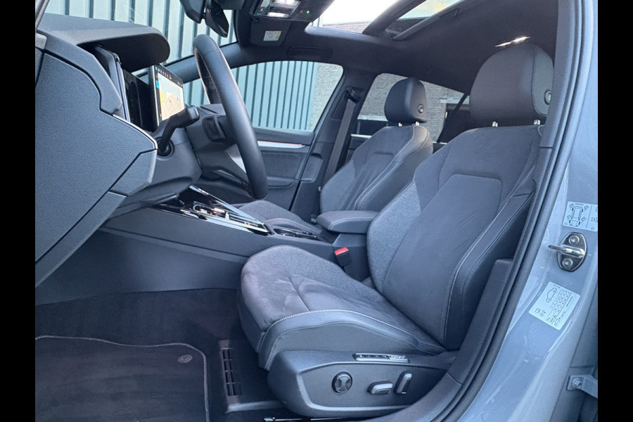 Volkswagen Golf 1.5 eTSI 50 Jaar Edition | Panodak | Stoelgeheugen | Trekhaak Elk. Wegkl. | Harman/ Kardon | Prijs Rijklaar!!