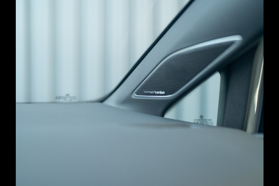 Volkswagen Golf 1.5 eTSI 50 Jaar Edition | Panodak | Stoelgeheugen | Trekhaak Elk. Wegkl. | Harman/ Kardon | Prijs Rijklaar!!