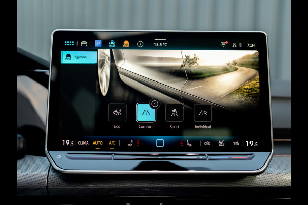 Volkswagen Golf 1.5 eTSI 50 Jaar Edition | Panodak | Stoelgeheugen | Trekhaak Elk. Wegkl. | Harman/ Kardon | Prijs Rijklaar!!