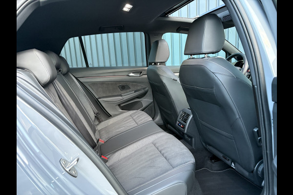 Volkswagen Golf 1.5 eTSI 50 Jaar Edition | Panodak | Stoelgeheugen | Trekhaak Elk. Wegkl. | Harman/ Kardon | Prijs Rijklaar!!