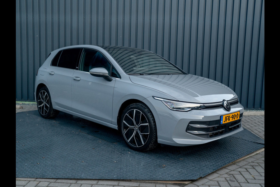 Volkswagen Golf 1.5 eTSI 50 Jaar Edition | Panodak | Stoelgeheugen | Trekhaak Elk. Wegkl. | Harman/ Kardon | Prijs Rijklaar!!