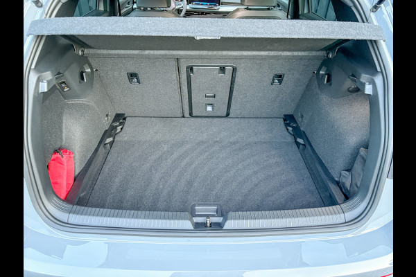 Volkswagen Golf 1.5 eTSI 50 Jaar Edition | Panodak | Stoelgeheugen | Trekhaak Elk. Wegkl. | Harman/ Kardon | Prijs Rijklaar!!