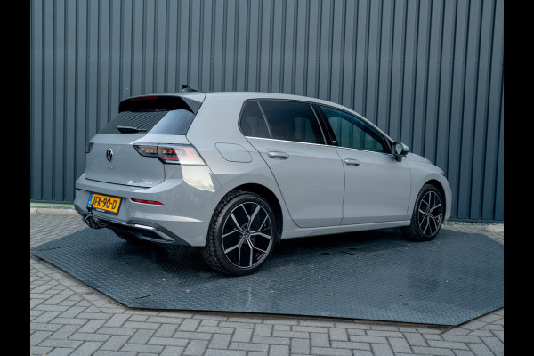 Volkswagen Golf 1.5 eTSI 50 Jaar Edition | Panodak | Stoelgeheugen | Trekhaak Elk. Wegkl. | Harman/ Kardon | Prijs Rijklaar!!