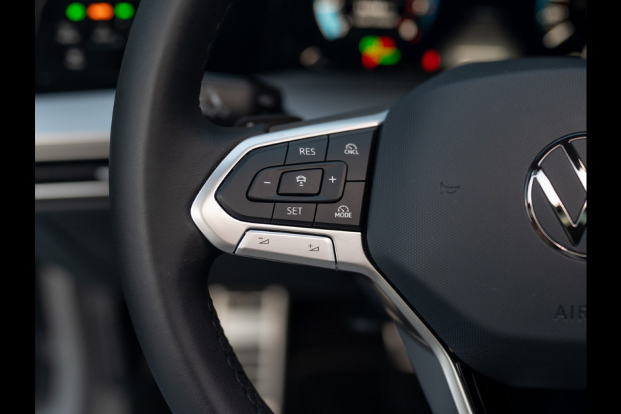 Volkswagen Golf 1.5 eTSI 50 Jaar Edition | Panodak | Stoelgeheugen | Trekhaak Elk. Wegkl. | Harman/ Kardon | Prijs Rijklaar!!