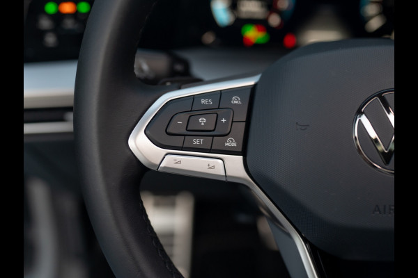 Volkswagen Golf 1.5 eTSI 50 Jaar Edition | Panodak | Stoelgeheugen | Trekhaak Elk. Wegkl. | Harman/ Kardon | Prijs Rijklaar!!