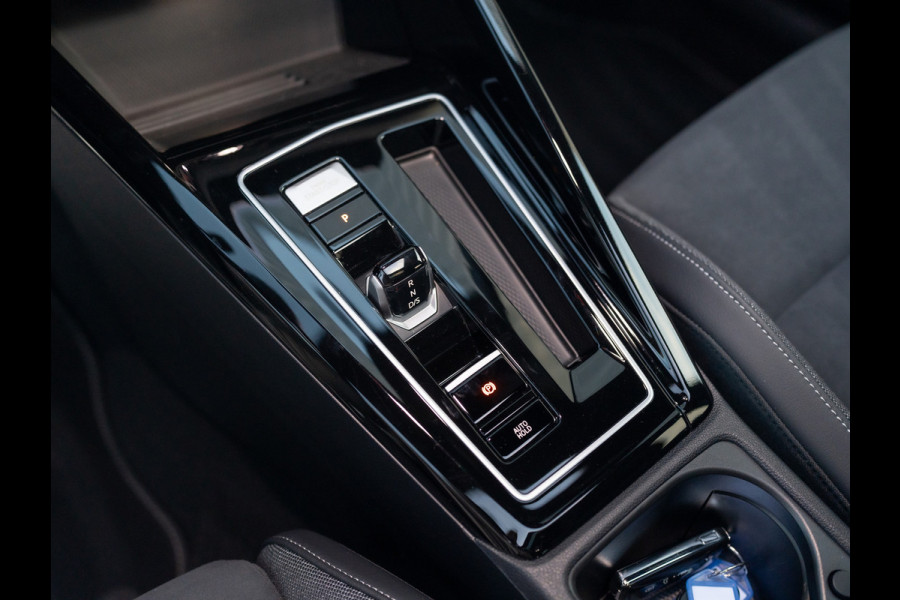 Volkswagen Golf 1.5 eTSI 50 Jaar Edition | Panodak | Stoelgeheugen | Trekhaak Elk. Wegkl. | Harman/ Kardon | Prijs Rijklaar!!