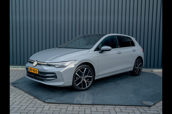 Volkswagen Golf 1.5 eTSI 50 Jaar Edition | Panodak | Stoelgeheugen | Trekhaak Elk. Wegkl. | Harman/ Kardon | Prijs Rijklaar!!