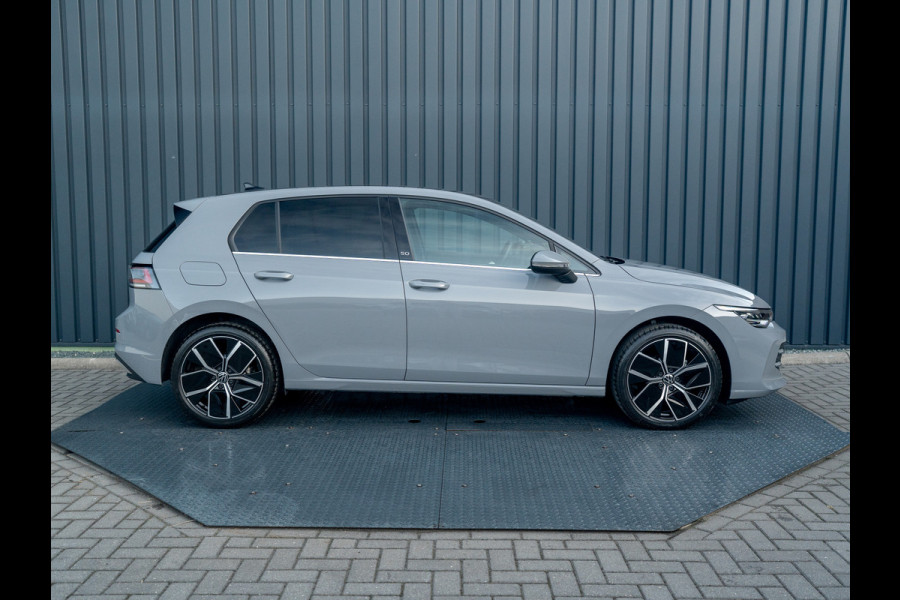 Volkswagen Golf 1.5 eTSI 50 Jaar Edition | Panodak | Stoelgeheugen | Trekhaak Elk. Wegkl. | Harman/ Kardon | Prijs Rijklaar!!
