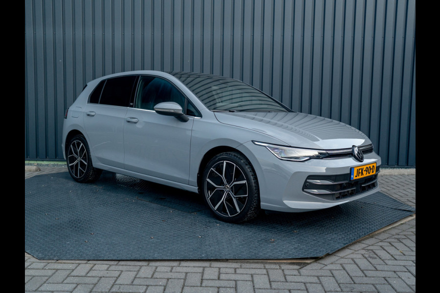 Volkswagen Golf 1.5 eTSI 50 Jaar Edition | Panodak | Stoelgeheugen | Trekhaak Elk. Wegkl. | Harman/ Kardon | Prijs Rijklaar!!