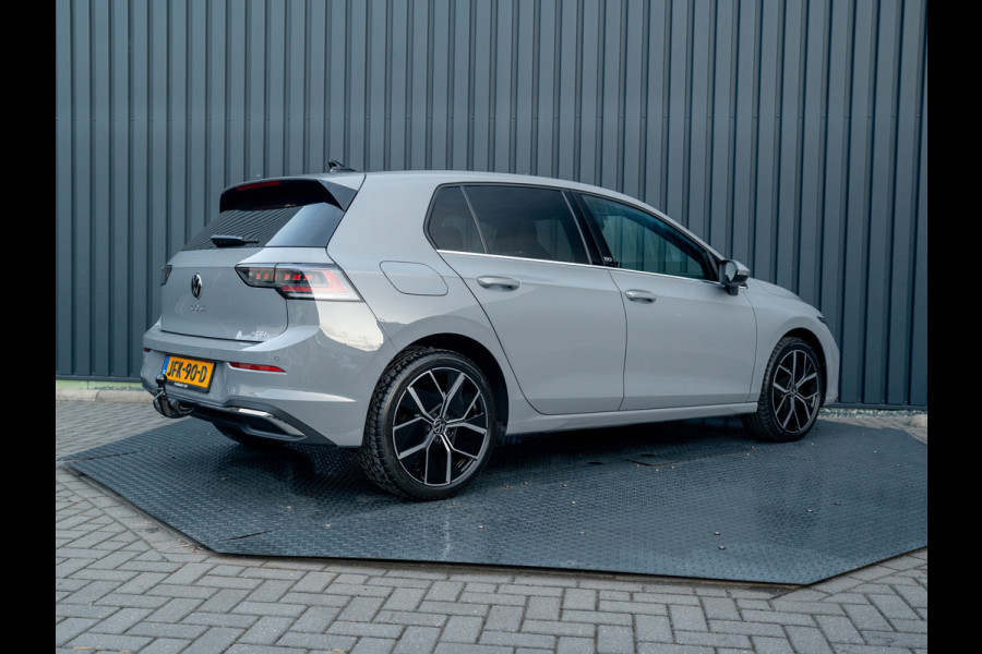 Volkswagen Golf 1.5 eTSI 50 Jaar Edition | Panodak | Stoelgeheugen | Trekhaak Elk. Wegkl. | Harman/ Kardon | Prijs Rijklaar!!