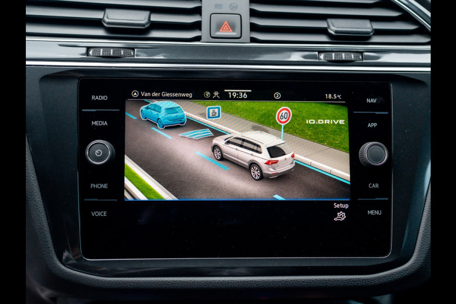 Volkswagen Tiguan 1.5 TSI R-Line Business+ | Leder | Stoelgeheugen | IQ Light | Elk. A-klep | Prijs Rijklaar!!