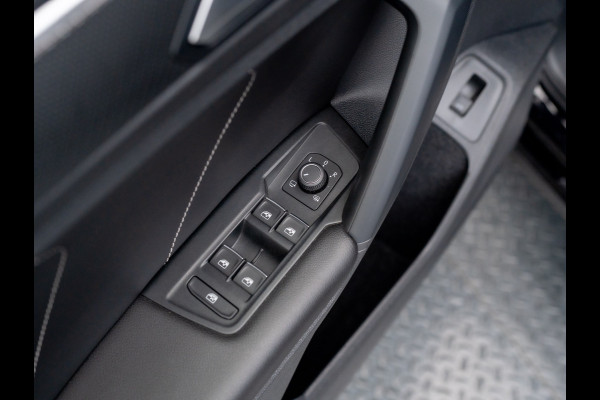 Volkswagen Tiguan 1.5 TSI R-Line Business+ | Leder | Stoelgeheugen | IQ Light | Elk. A-klep | Prijs Rijklaar!!
