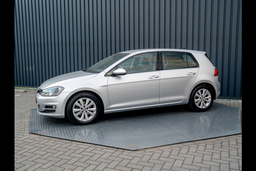 Volkswagen Golf 1.0 TSI 116Pk DSG Comfortline | Apple Carplay/ Android Auto | Parkeersensoren V&A | Navi | Prijs Rijklaar!!
