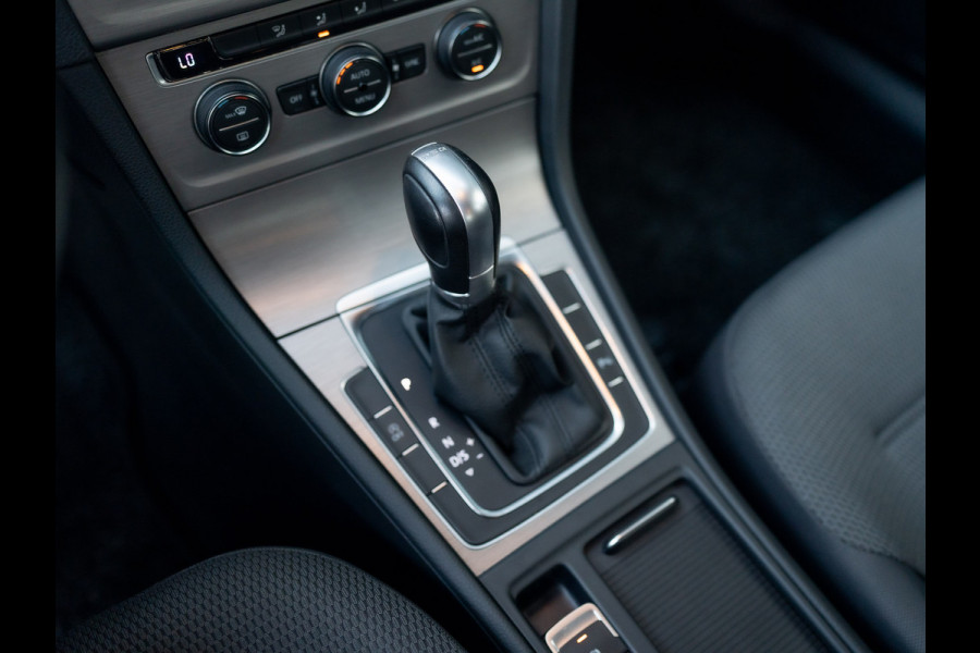 Volkswagen Golf 1.0 TSI 116Pk DSG Comfortline | Apple Carplay/ Android Auto | Parkeersensoren V&A | Navi | Prijs Rijklaar!!