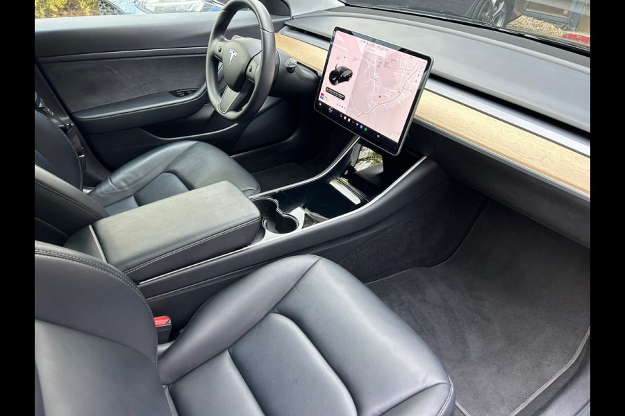 Tesla Model 3 Standard RWD Plus 60 kWh Trekhaak (1.000kg) SOH 87% 19 INCH Velgen Rijklaarprijs!