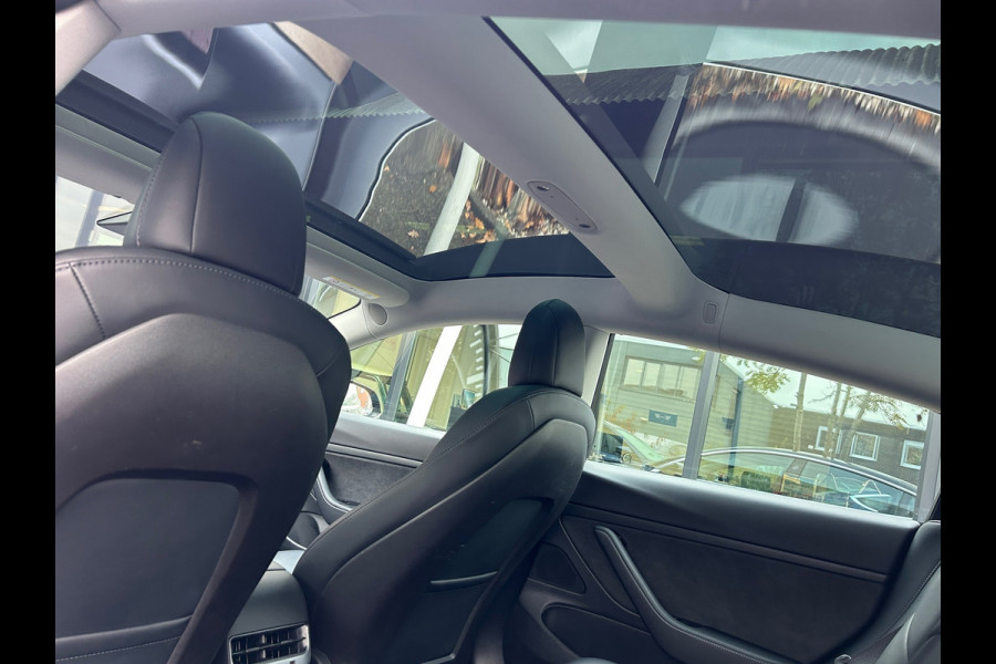 Tesla Model 3 Standard RWD Plus 60 kWh Trekhaak (1.000kg) SOH 87% 19 INCH Velgen Rijklaarprijs!