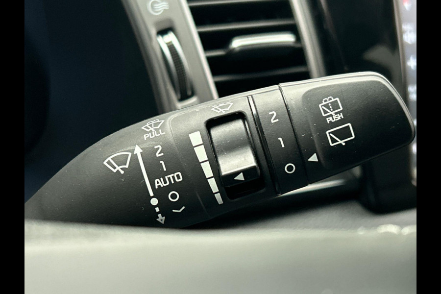 Kia Niro 1.6 GDi Hybrid ExecutiveLine Trekhaak Adaptieve/Cruise Stoel verwarming/verkoeling Camera Leder Carplay