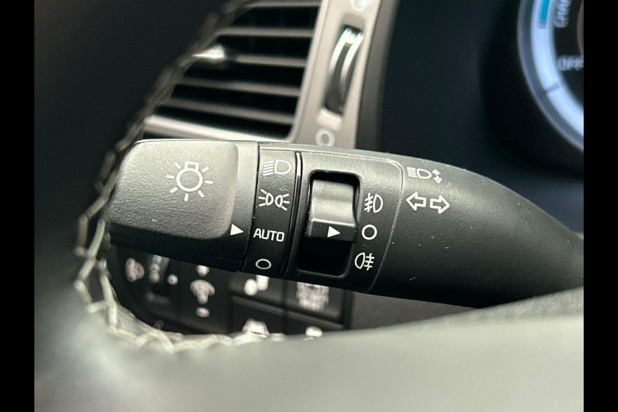 Kia Niro 1.6 GDi Hybrid ExecutiveLine Trekhaak Adaptieve/Cruise Stoel verwarming/verkoeling Camera Leder Carplay