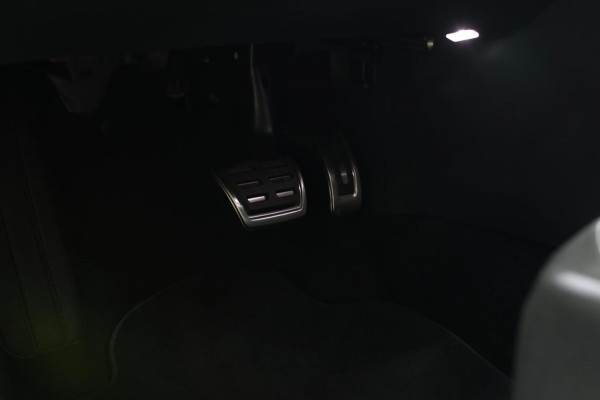 Volkswagen Taigo 1.5 TSI R-Line *Pano*Camera*Beats*DSG*Virtual Plus*Led*