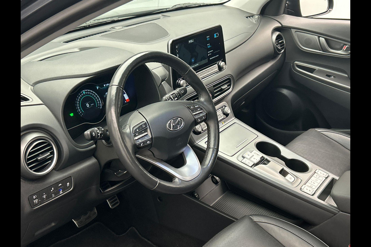 Hyundai Kona EV Premium Sky 64 kWh Adaptive Cruise Stoel Verwarming/Verkoeling Camera Carplay Leder Panoramadak