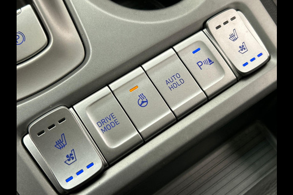 Hyundai Kona EV Premium Sky 64 kWh Adaptive Cruise Stoel Verwarming/Verkoeling Camera Carplay Leder Panoramadak