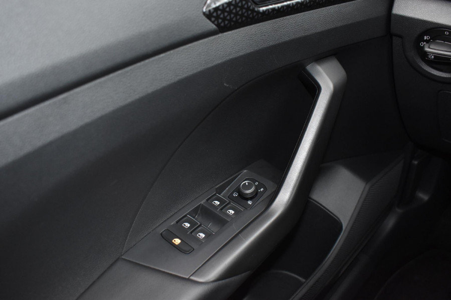 Volkswagen T-Cross 1.5 TSI 150PK DSG7 Style | LED | Carplay | Camera | Stoelverw. | Incl. garantie
