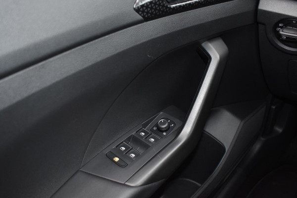 Volkswagen T-Cross 1.5 TSI 150PK DSG7 Style | LED | Carplay | Camera | Stoelverw. | Incl. garantie