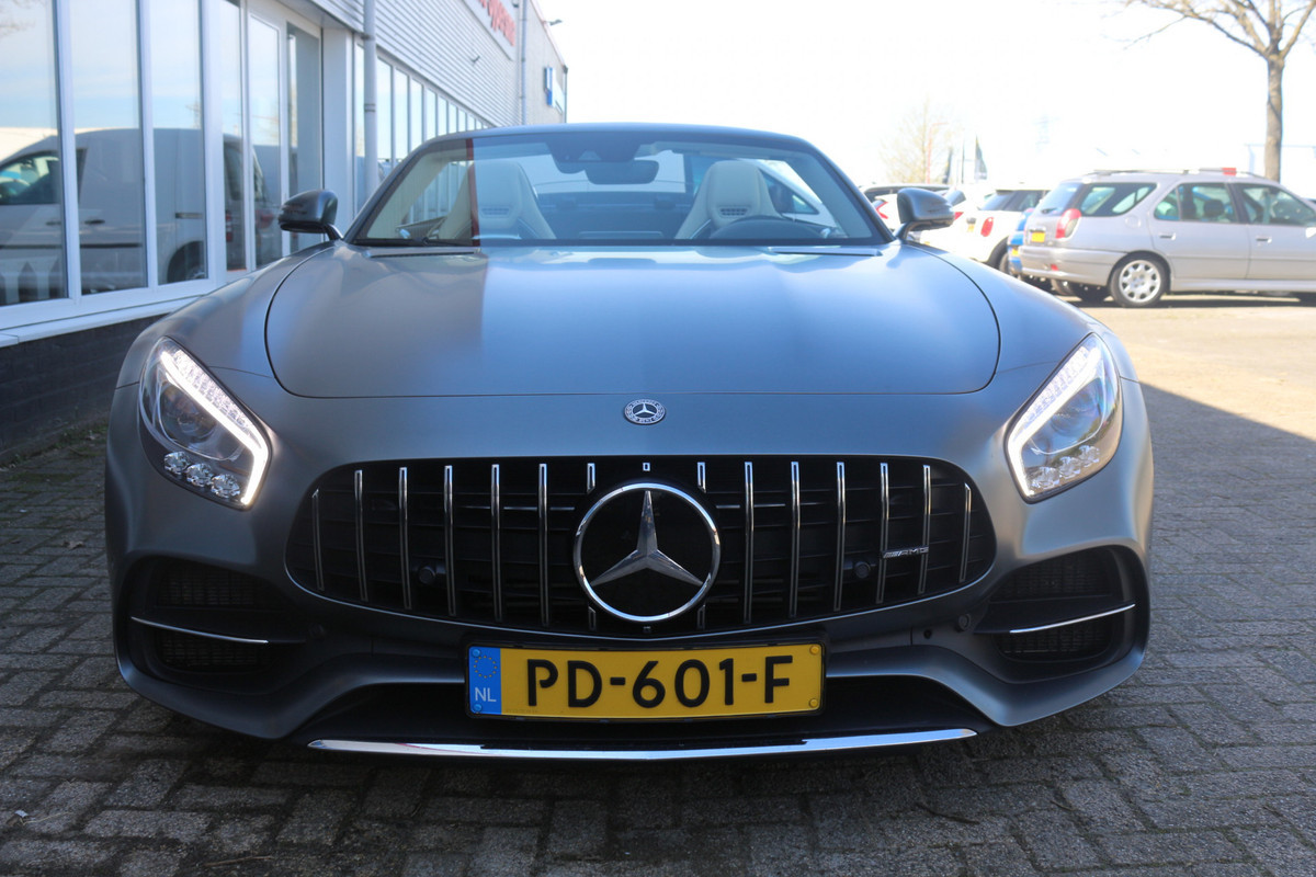 Mercedes-Benz AMG GT Roadster 4.0 C 558 PK Keramische remmen/Originele Nederlander/ VOL OPTIES! Mercedes-Benz AMG GT Roadster 4.0 C 558 PK Keramische remmen/Originele Nederlander/ VOL OPTIES!