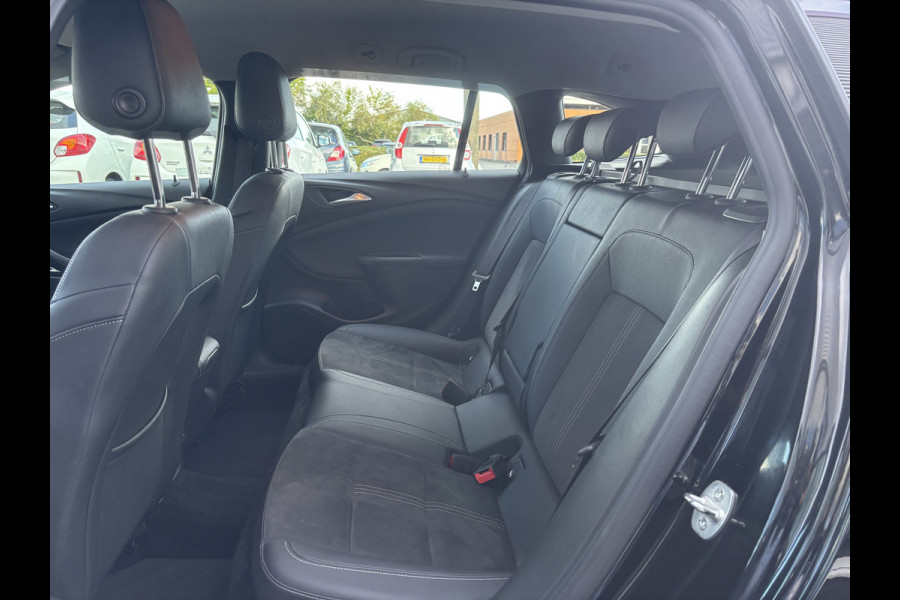Opel Astra Sports Tourer 1.2 Ultimate 146 PK | Trekhaak | Stoel Verwarming | Stuur Verwarming | Parkeer Camera
