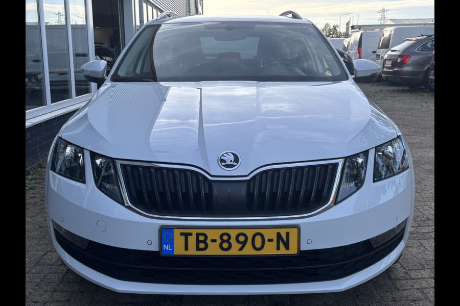 Škoda Octavia Combi 1.5 TSI Greentech Style | Trekhaak | Stoelverwarming | Parkeersensor