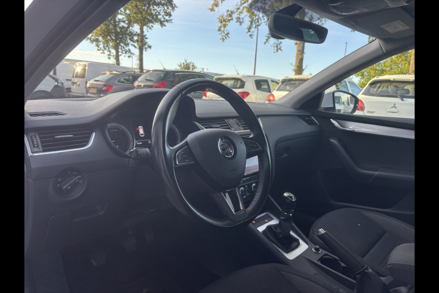 Škoda Octavia Combi 1.5 TSI Greentech Style | Trekhaak | Stoelverwarming | Parkeersensor