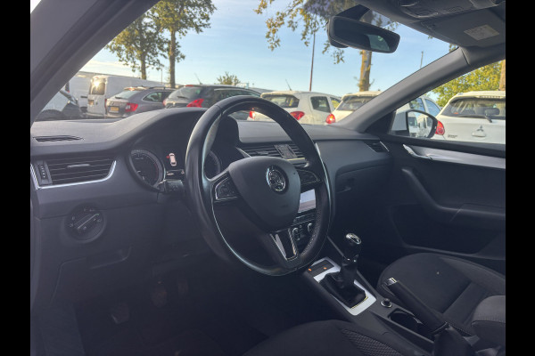 Škoda Octavia Combi 1.5 TSI Greentech Style | Trekhaak | Stoelverwarming | Parkeersensor