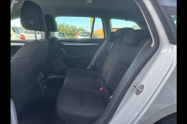 Škoda Octavia Combi 1.5 TSI Greentech Style | Trekhaak | Stoelverwarming | Parkeersensor