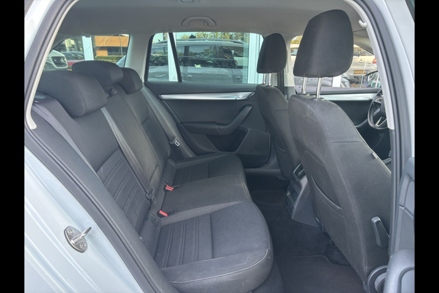 Škoda Octavia Combi 1.5 TSI Greentech Style | Trekhaak | Stoelverwarming | Parkeersensor