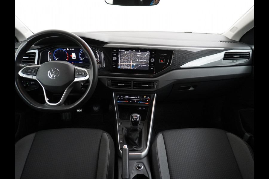 Volkswagen Polo 1.0T 96PK Adaptive Cruise Apple Carplay Android Digital-Cockpit-Pro App-Connect Dual-ECC PDC-a+v Stoel-Verwarmd Navi Life Busine Lane-Assist Isofix Voicecommand DAB Front assist ChroomPack. Lmv 2/3Deelbare a-Bank 1e Eigenaar Origineel Nederlandse Auto EURO6 € 25.430 nieuw!