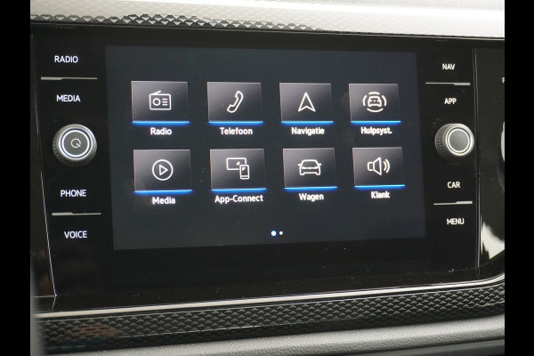 Volkswagen Polo 1.0T 96PK Adaptive Cruise Apple Carplay Android Digital-Cockpit-Pro App-Connect Dual-ECC PDC-a+v Stoel-Verwarmd Navi Life Busine Lane-Assist Isofix Voicecommand DAB Front assist ChroomPack. Lmv 2/3Deelbare a-Bank 1e Eigenaar Origineel Nederlandse Auto EURO6 € 25.430 nieuw!