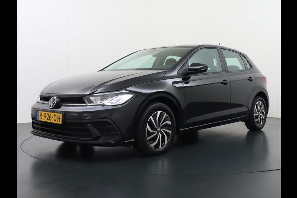 Volkswagen Polo 1.0T 96PK Adaptive Cruise Apple Carplay Android Digital-Cockpit-Pro App-Connect Dual-ECC PDC-a+v Stoel-Verwarmd Navi Life Busine Lane-Assist Isofix Voicecommand DAB Front assist ChroomPack. Lmv 2/3Deelbare a-Bank 1e Eigenaar Origineel Nederlandse Auto EURO6 € 25.430 nieuw!