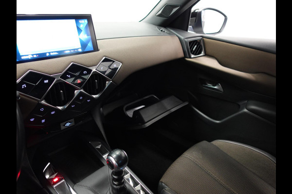 DS DS 3 Crossback 1.2 PureTech Business | Navigatie | Apple Carplay/Android Auto | Lichtmetalen Velgen DS DS 3 Crossback 1.2 PureTech Business | Navigatie | Apple Carplay/Android Auto | Lichtmetalen Velgen