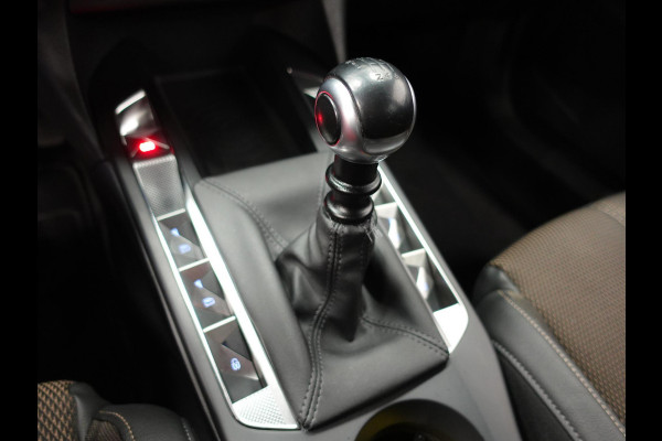 DS DS 3 Crossback 1.2 PureTech Business | Navigatie | Apple Carplay/Android Auto | Lichtmetalen Velgen DS DS 3 Crossback 1.2 PureTech Business | Navigatie | Apple Carplay/Android Auto | Lichtmetalen Velgen