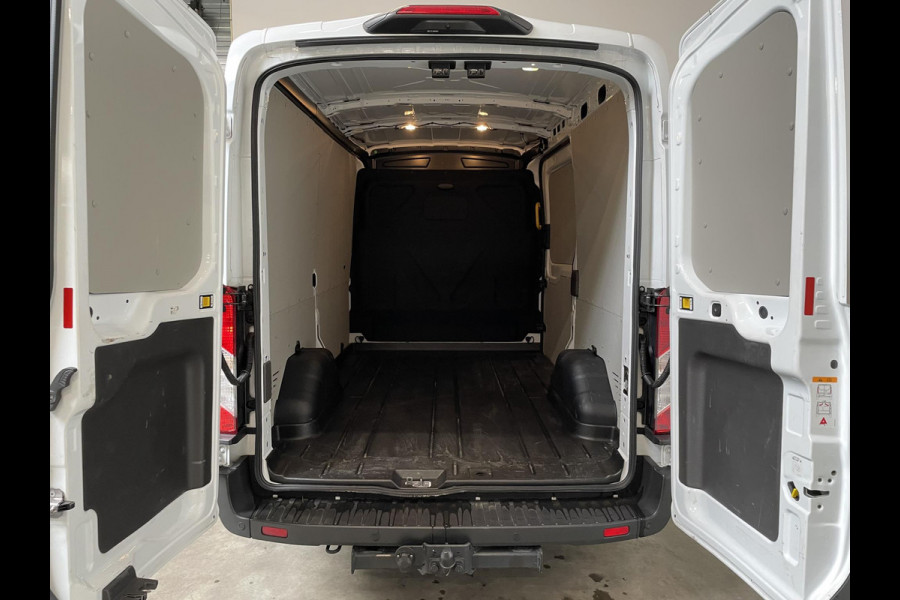 Ford Transit 130pk Automaat L2H2 Navi Camera Trekhaak Cruise control ACC Airco Ford Transit 130pk Automaat L2H2 Navi Camera Trekhaak Cruise control ACC Airco