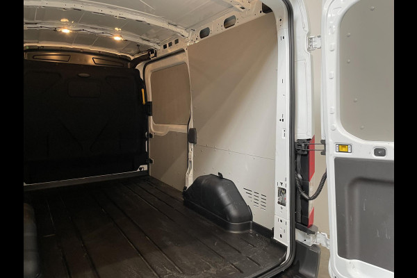 Ford Transit 130pk Automaat L2H2 Navi Camera Trekhaak Cruise control ACC Airco Ford Transit 130pk Automaat L2H2 Navi Camera Trekhaak Cruise control ACC Airco