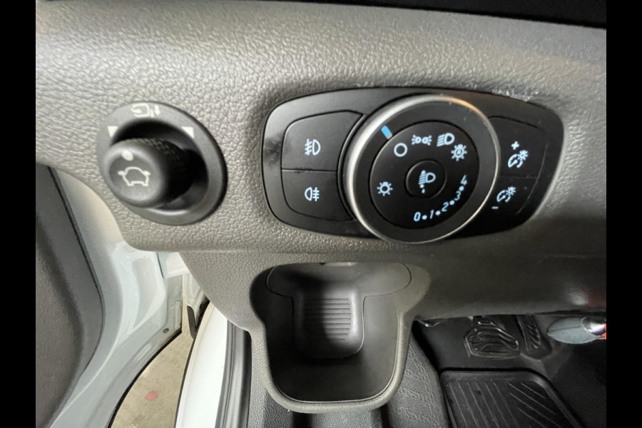 Ford Transit 130pk Automaat L2H2 Navi Camera Trekhaak Cruise control ACC Airco Ford Transit 130pk Automaat L2H2 Navi Camera Trekhaak Cruise control ACC Airco